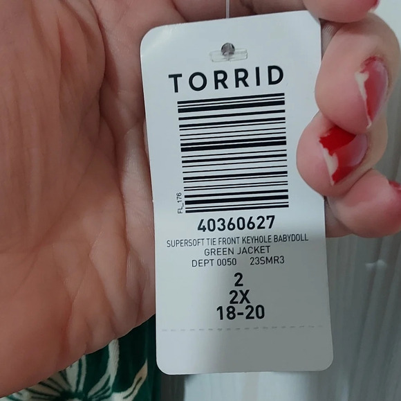 NWT Torrid Green Super Soft Tie Front Keyhole Babydoll Top in Size 2 - Picture 7 of 11